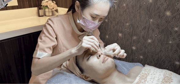 Ultimate Pore Extraction Facial Voucher
