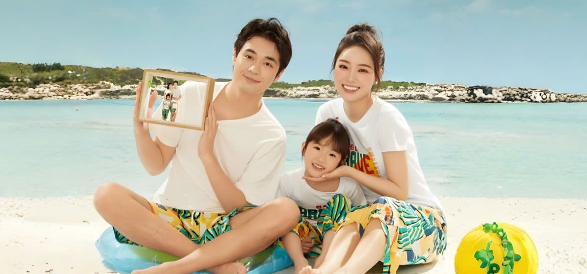 12cm 3D Family Figurine (2 Adults + 1 Kid) Experience