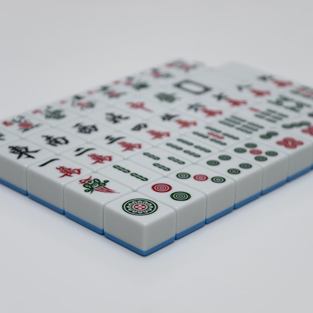 A1 Size 160 Tiles Crystal Singapore Mahjong Set with Leather Hard Case