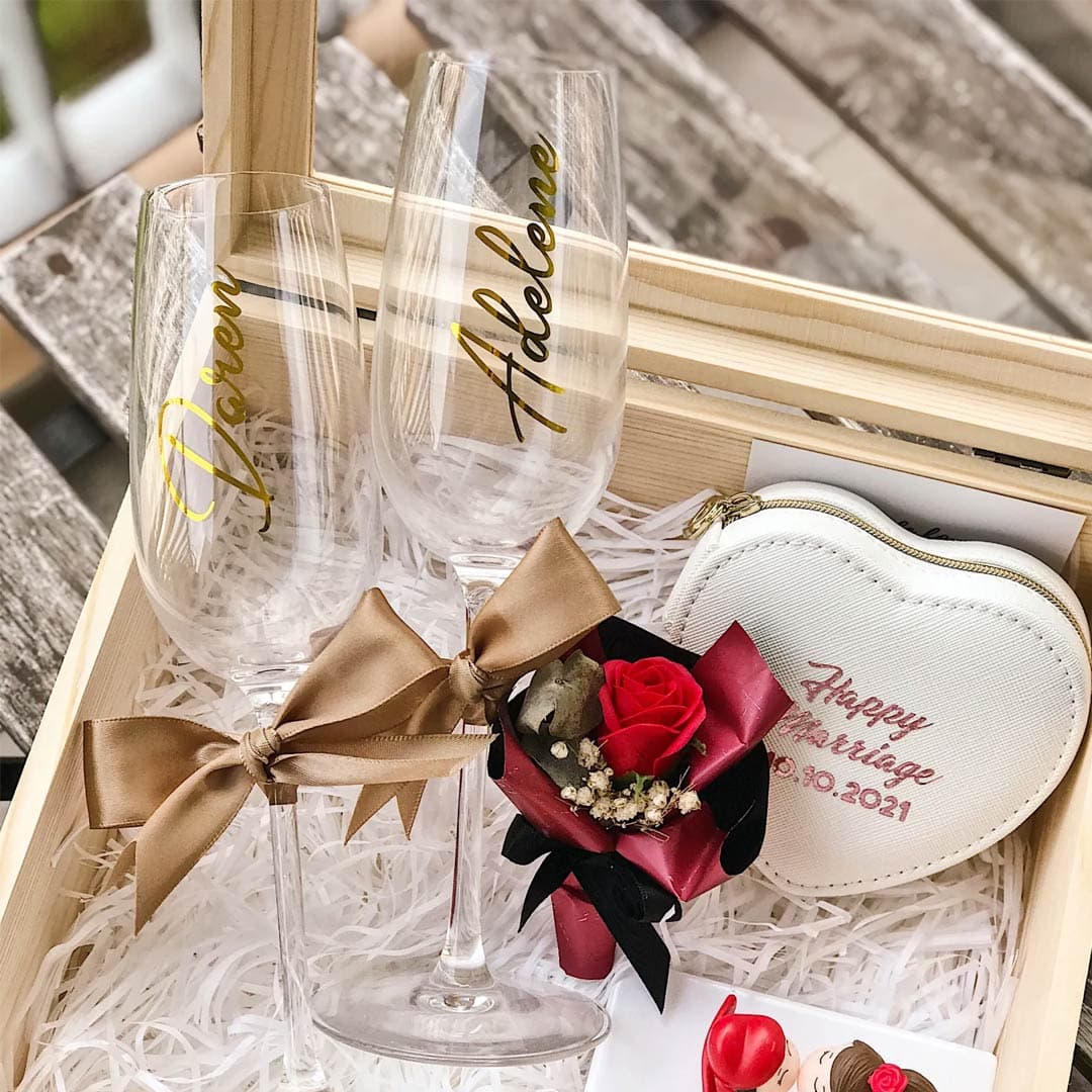 Couple Champagne Glass Box