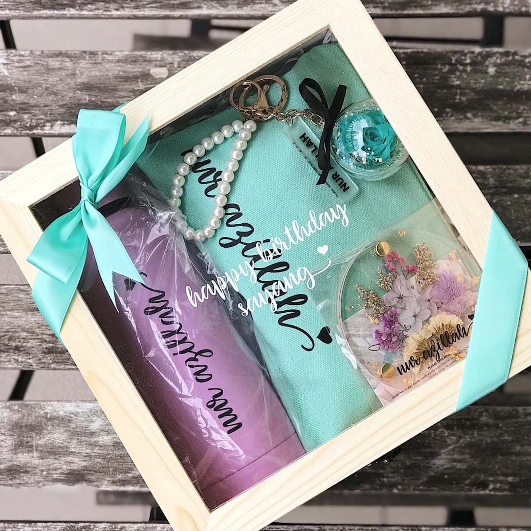 Double Wall Vacuum Bottle Bundle with Preserved Rose Keychain