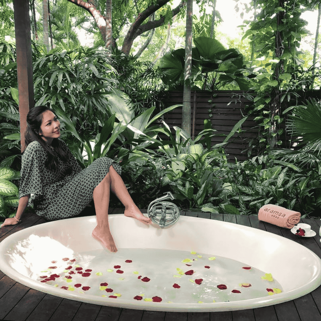 30-minute Rose Garden Bath